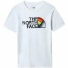 T-shirts THE NORTH FACE M SS PRIDE TEE TNF WHITE 22 Blanc / Multicolore -Vêtements casual Homme Soldes Boutique 9 108407 m ss pride tee tnf white nf0a5j9hfn4 01