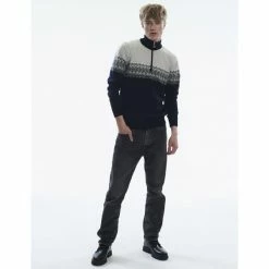 Pulls DALE OF NORWAY HOVDEN M SWEATER BLACK LIGHTCHARCOAL SMOKE 23 Blanc / Noir 10 Pulls DALE OF NORWAY HOVDEN M SWEATER BLACK LIGHTCHARCOAL SMOKE 23 Blanc / Noir -Vêtements casual Homme Soldes Boutique 9 116138 hovden m sweater black lightcharcoal smoke 93441 f 03