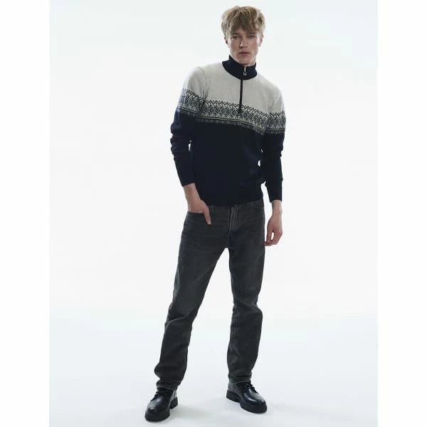 Pulls DALE OF NORWAY HOVDEN M SWEATER BLACK LIGHTCHARCOAL SMOKE 23 Blanc / Noir 5 Pulls DALE OF NORWAY HOVDEN M SWEATER BLACK LIGHTCHARCOAL SMOKE 23 Blanc / Noir – Image 3