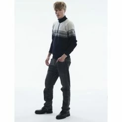 Pulls DALE OF NORWAY HOVDEN M SWEATER BLACK LIGHTCHARCOAL SMOKE 23 Blanc / Noir 11 Pulls DALE OF NORWAY HOVDEN M SWEATER BLACK LIGHTCHARCOAL SMOKE 23 Blanc / Noir -Vêtements casual Homme Soldes Boutique 9 116138 hovden m sweater black lightcharcoal smoke 93441 f 04