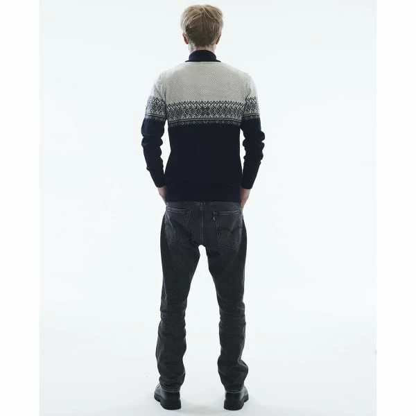 Pulls DALE OF NORWAY HOVDEN M SWEATER BLACK LIGHTCHARCOAL SMOKE 23 Blanc / Noir 8 Pulls DALE OF NORWAY HOVDEN M SWEATER BLACK LIGHTCHARCOAL SMOKE 23 Blanc / Noir – Image 6