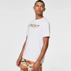 T-shirts OAKLEY MARK II TEE WHITE/B1B CAMO 22 Blanc -Vêtements casual Homme Soldes Boutique 9 84759 457133 9aq 06
