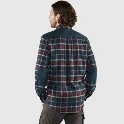 FJALLRAVEN Chemises FJÄLLRÄVEN ÖVIK TWILL SHIRT M DARK NAVY-DARK GARNET 23 Rouge / Bleu -Vêtements casual Homme Soldes Boutique 9 95220 ovik twill shirt m dark navy dark garnet 84133 555 356 04